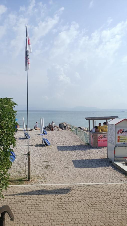 Residence Pool Peschiera Del Garda Exterior photo