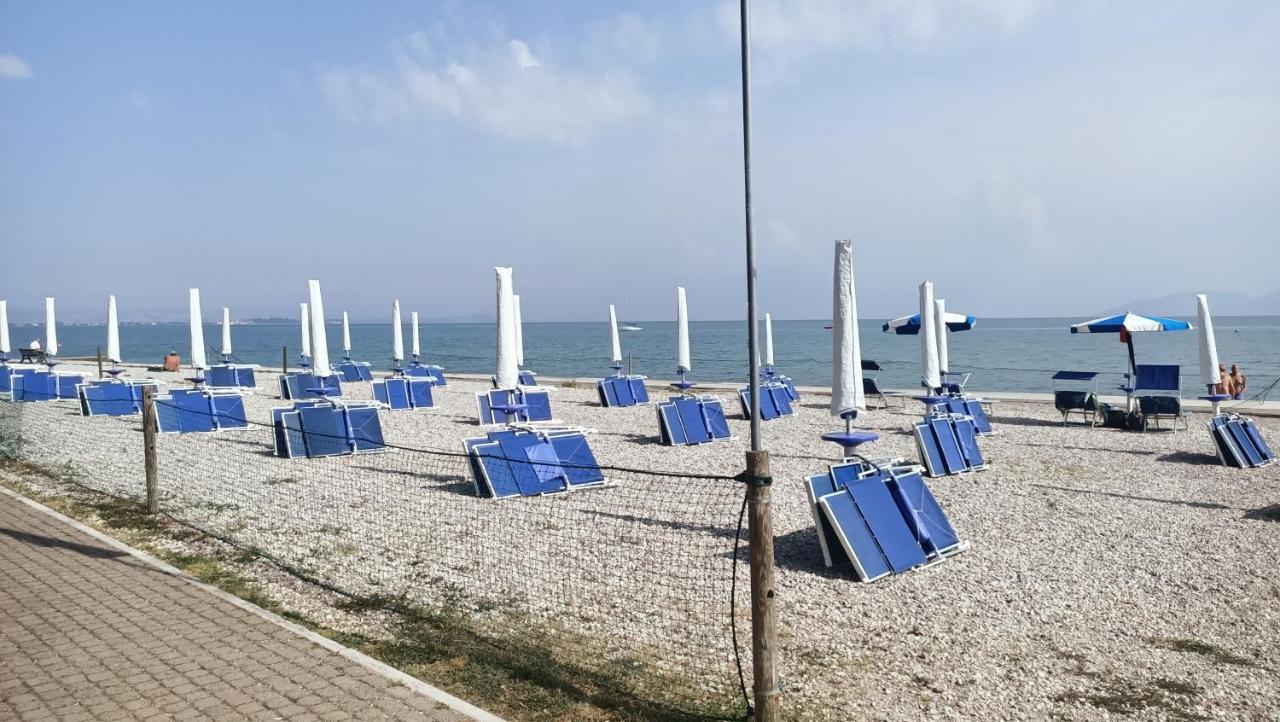 Residence Pool Peschiera Del Garda Exterior photo